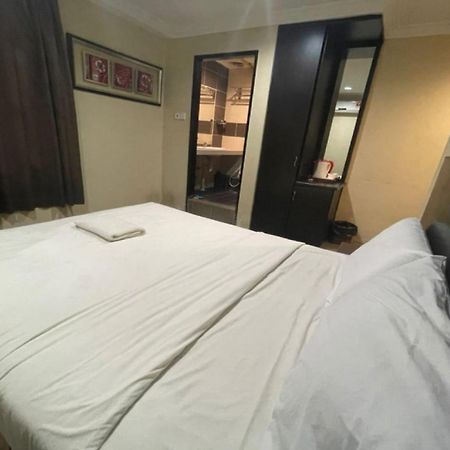 Oyo 90411 Perdana Hotel 라부안 외부 사진