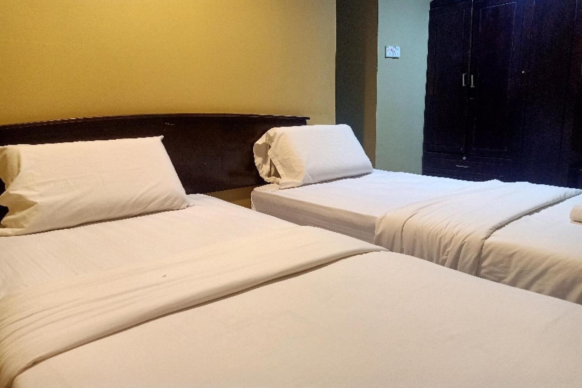 Oyo 90411 Perdana Hotel 라부안 외부 사진