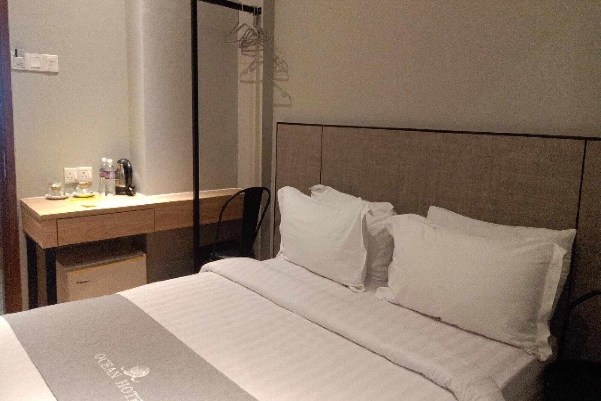 Oyo 90411 Perdana Hotel 라부안 외부 사진
